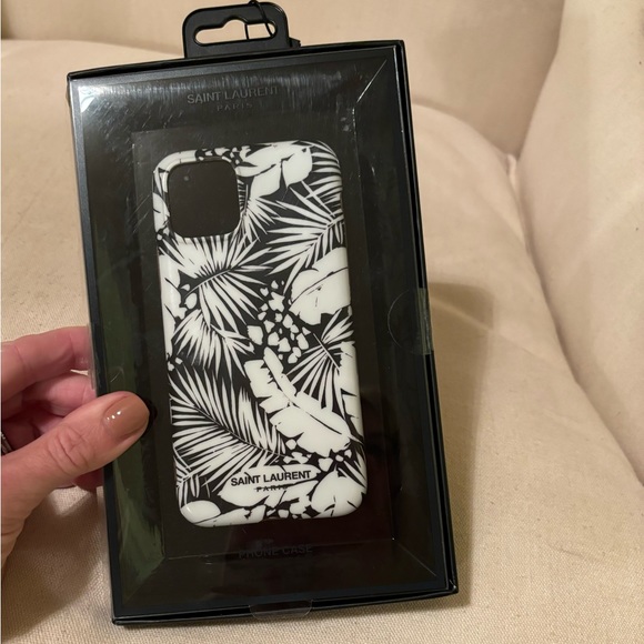 Saint Laurent iPhone11 pro case - Picture 10 of 10